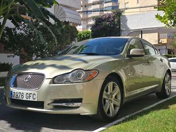 XF 2.7D V6 Premium Luxury Aut. Premium Luxury