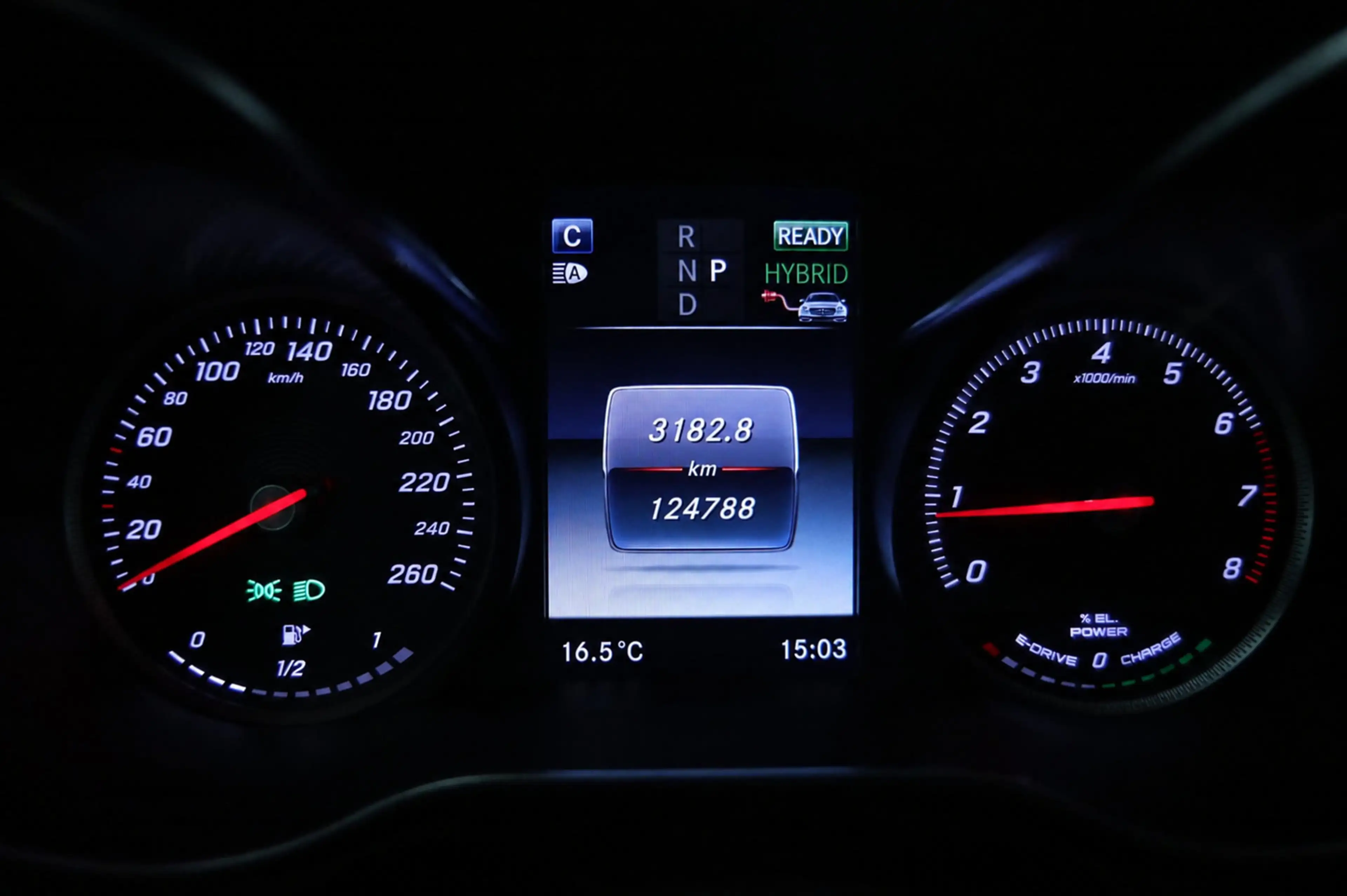 Mercedes-Benz C 350 Estate 350e / MEMORY / HUD / BURMESTER / LUCHTVERI — photo 7