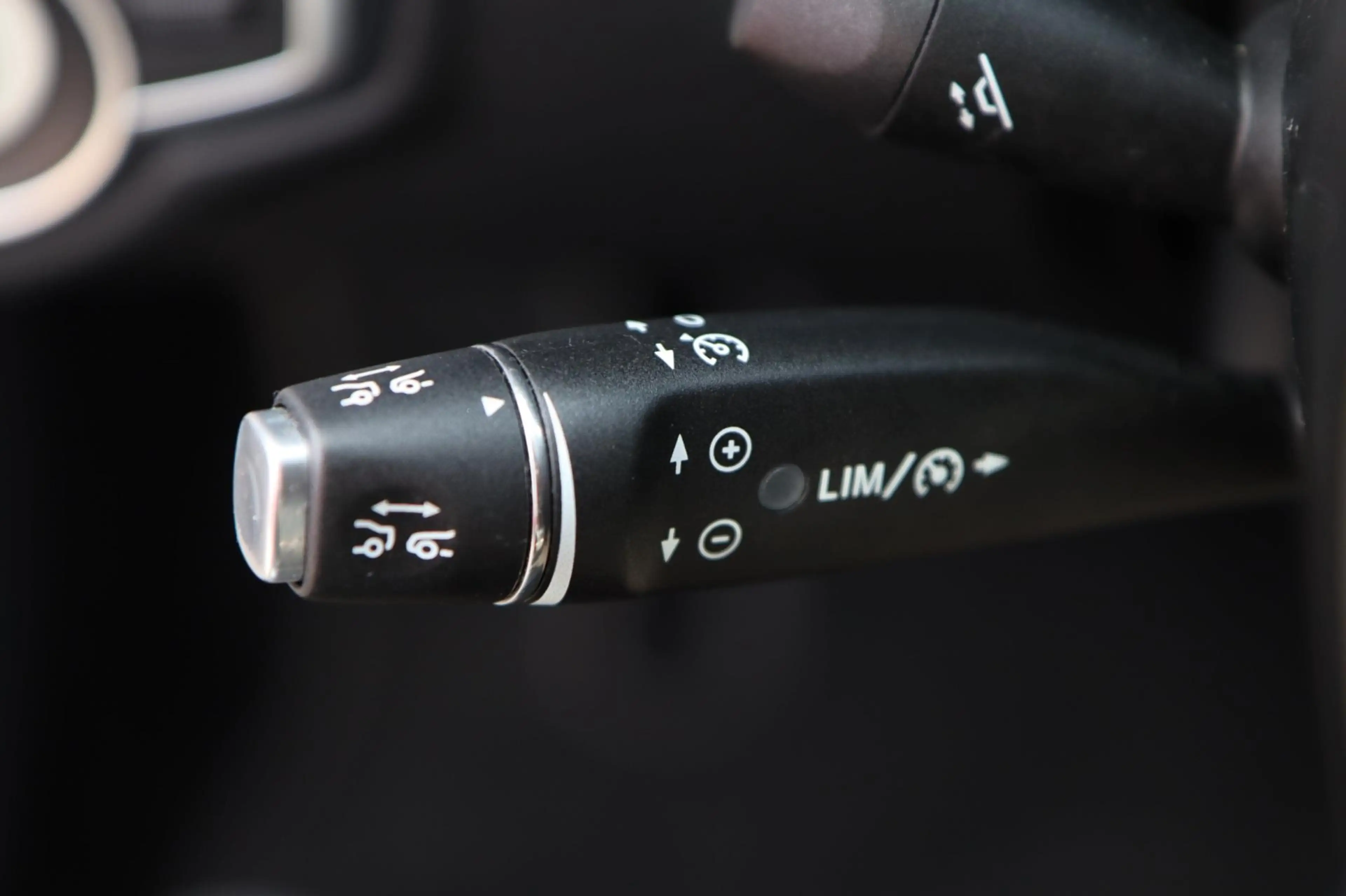 Mercedes-Benz C 350 Estate 350e / MEMORY / HUD / BURMESTER / LUCHTVERI — photo 13