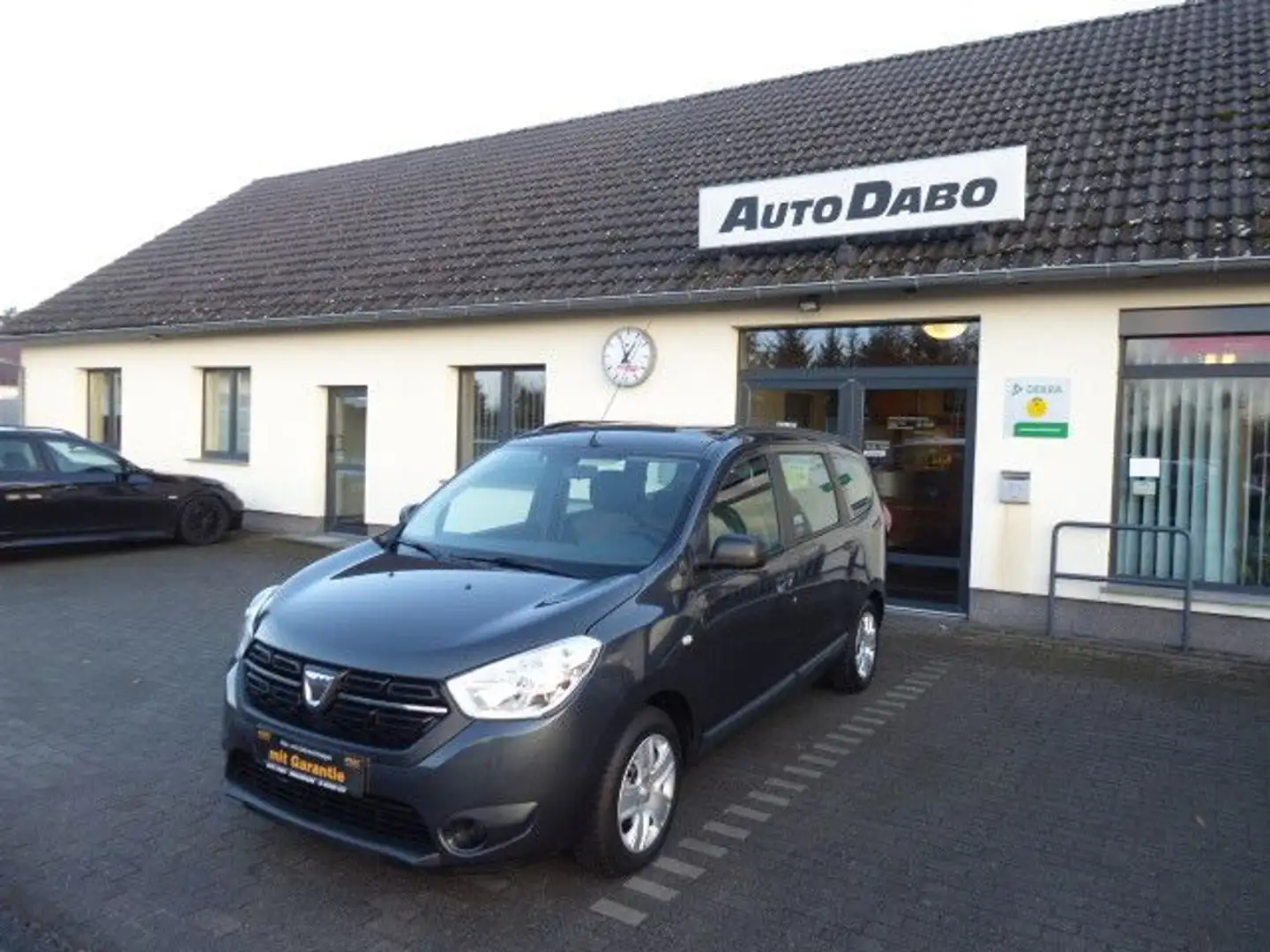 Dacia Lodgy Essential Grau - 1