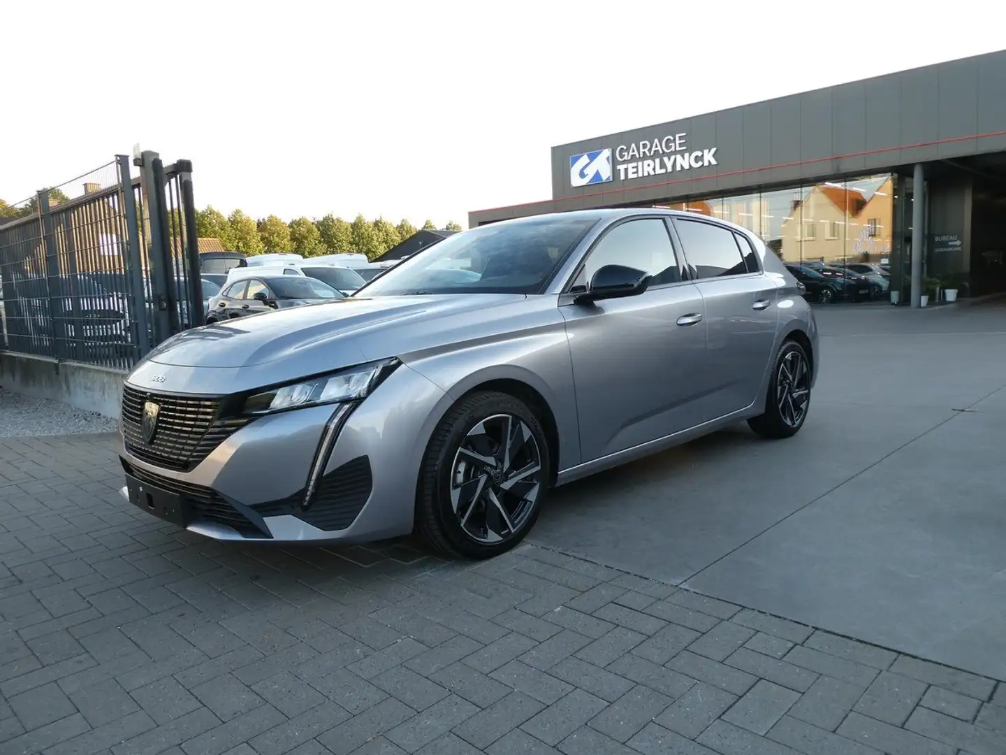 Peugeot 308 5d 1.2 i benzine 130pk Allure Luxe '24 (44411) Argent - 2