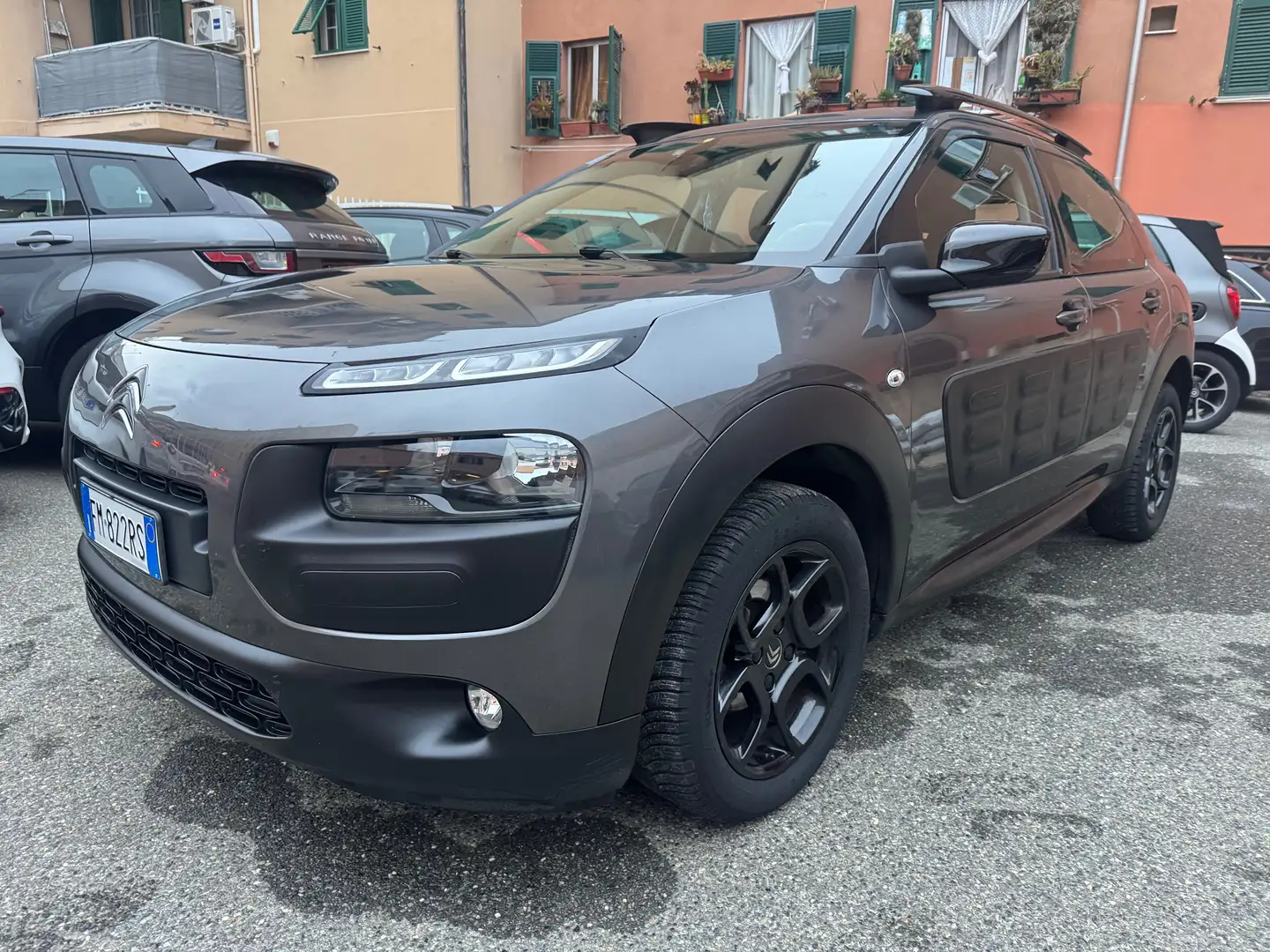 Citroen C4 C4 Cactus 1.2 puretech W 82c SHINE Grijs - 2