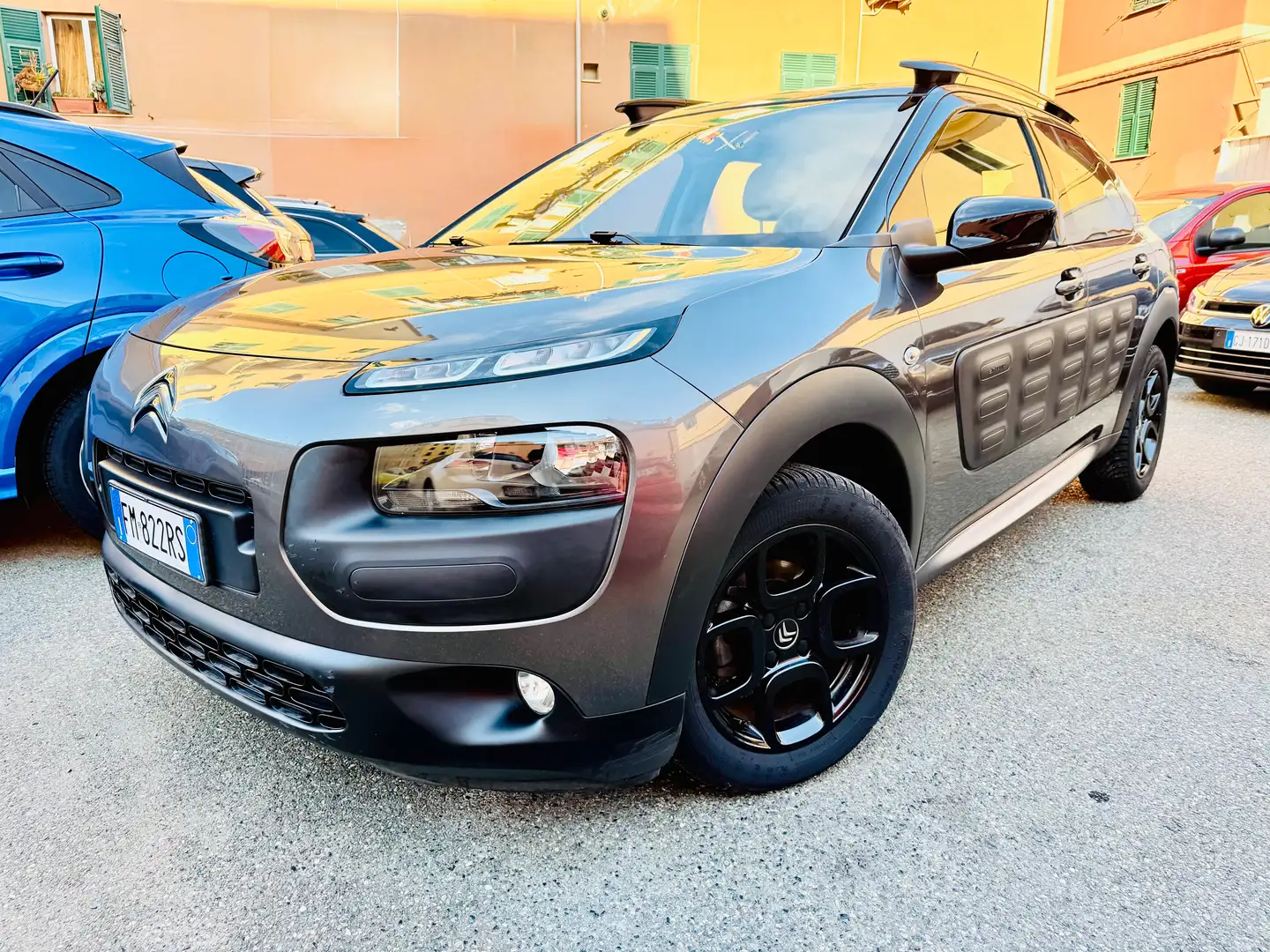 Citroen C4 C4 Cactus 1.2 puretech W 82c SHINE Grijs - 1