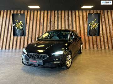Sportstourer 1.0 eTSI Style Business Intense / Car