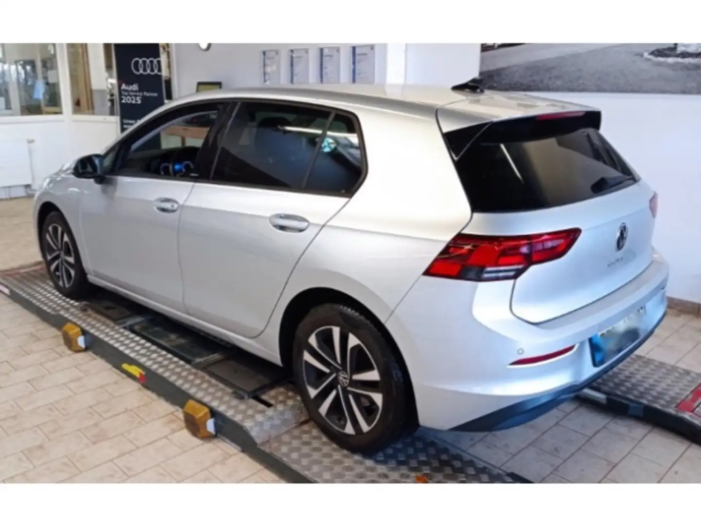 Volkswagen Golf Life 1.0 TSI 6-Gang ACC LED NAVI Silber - 2