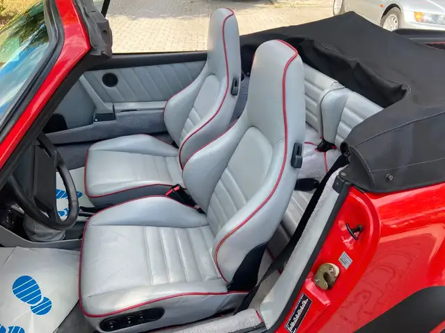 Porsche 911 view 10