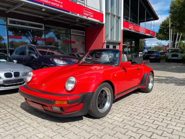 Porsche 911 view 2