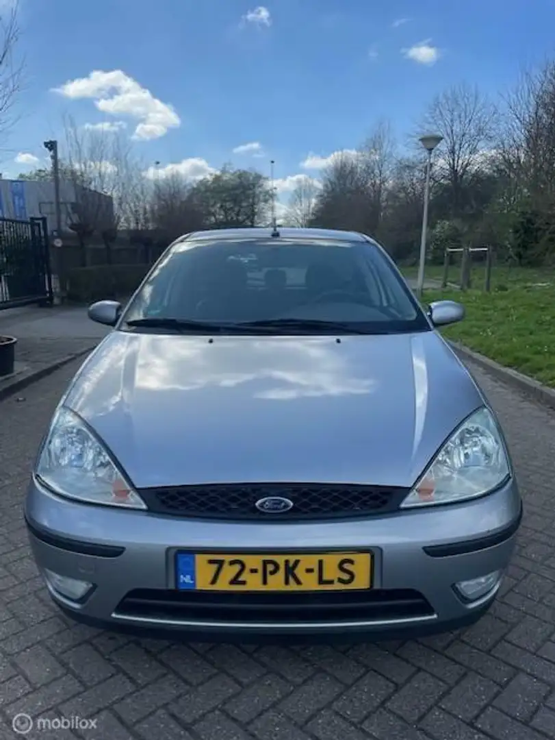 Ford Focus 1.6-16V Futura Carplay! Airco! Gris - 2