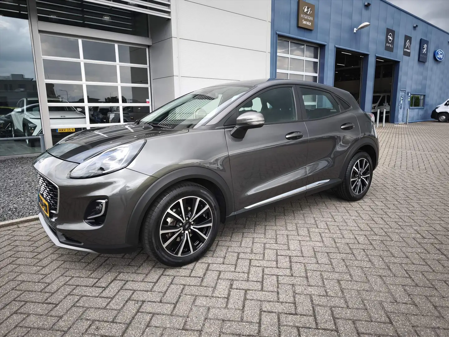 Ford Puma Hybrid 125pk Titanium | Navigatie | Stoelverwarmin Grijs - 2