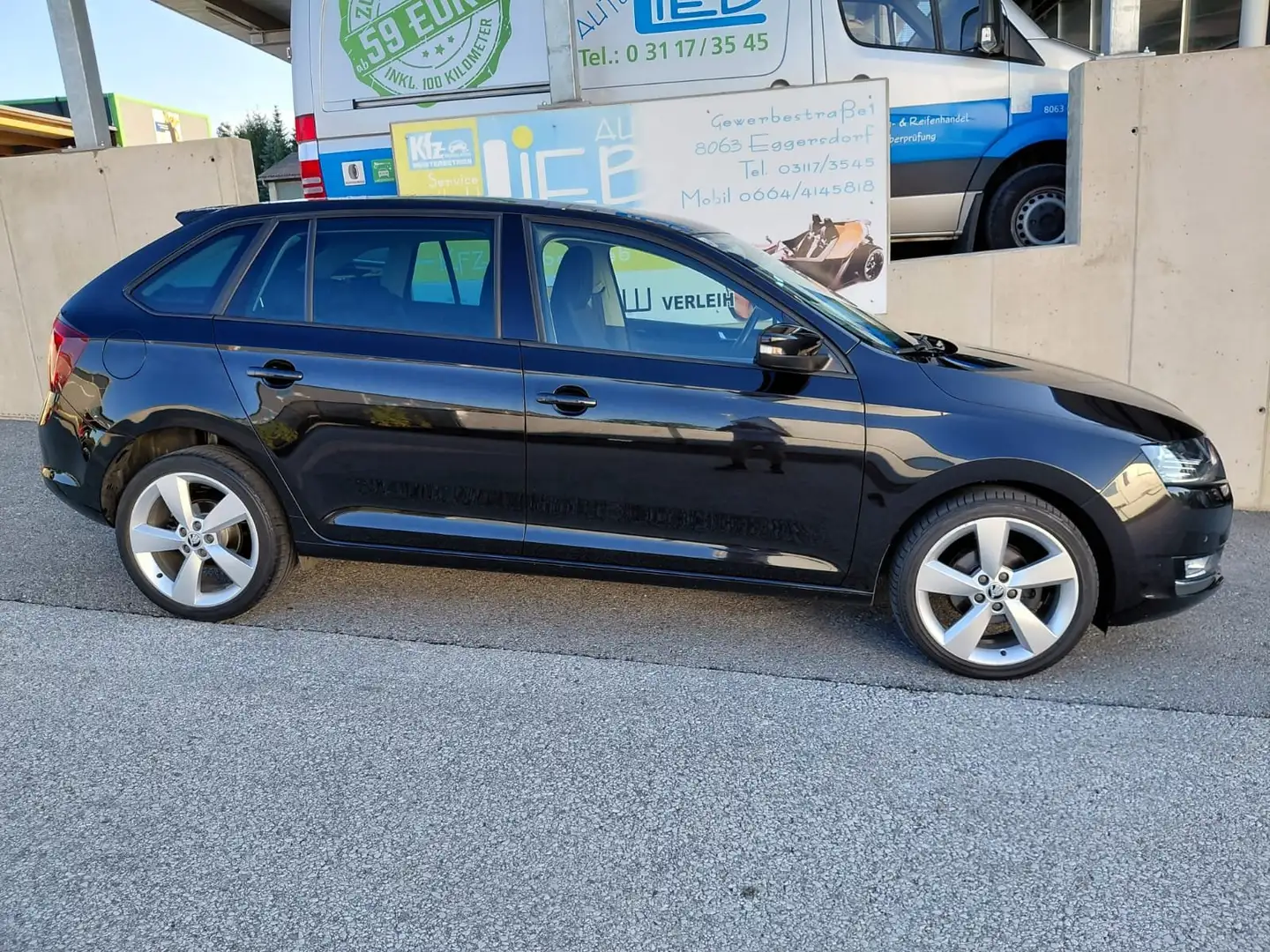 Skoda Rapid/Spaceback Ambition Nero - 2