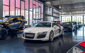 4.2 FSI quattro R tronic