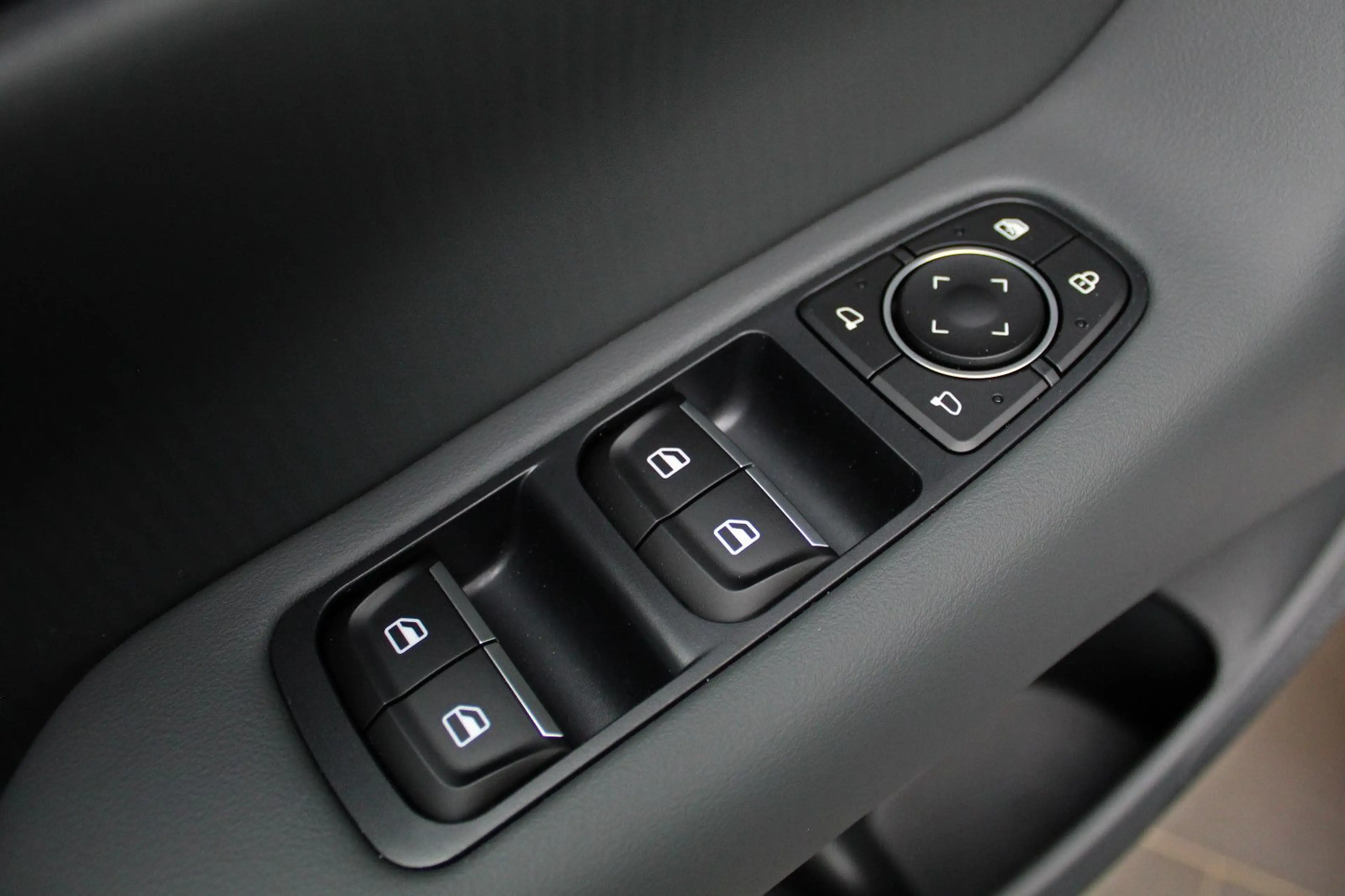 GWM Others ORA 5 HYBRID Premium — photo 14
