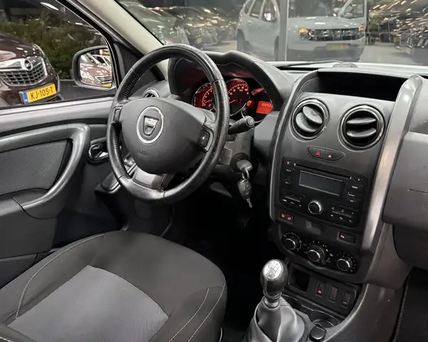 Dacia Duster view 14