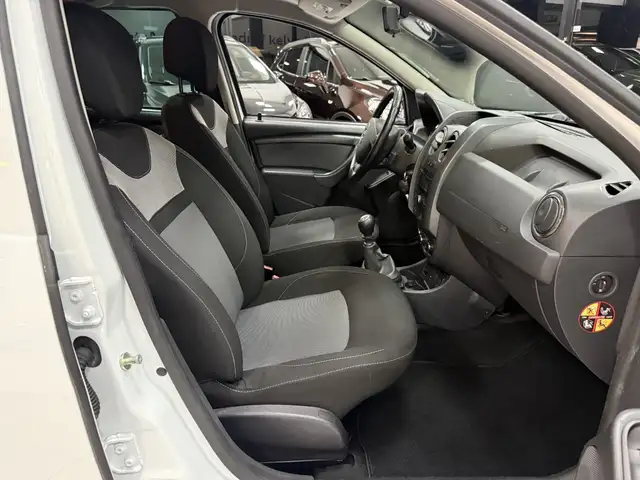 Dacia Duster view 15