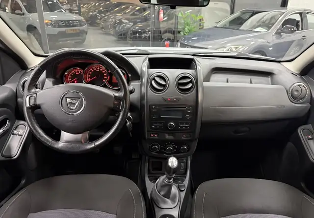 Dacia Duster view 4