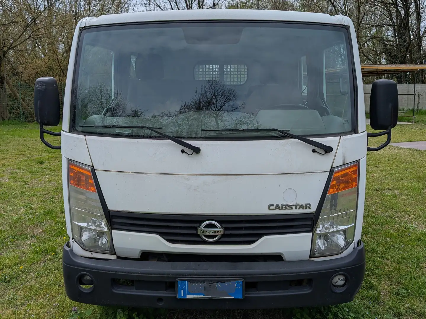Nissan Cabstar Doppia cabina - cassone ribaltabile trilaterale Blanco - 2