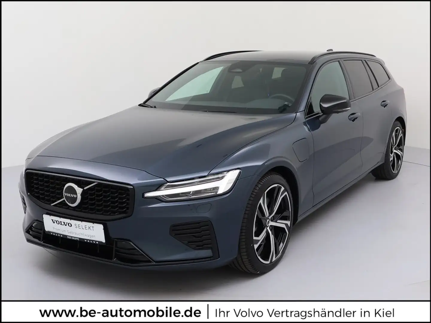 Volvo V60 T6 Plus Dark Recharge Plug-In Hybrid AWD Blau - 1
