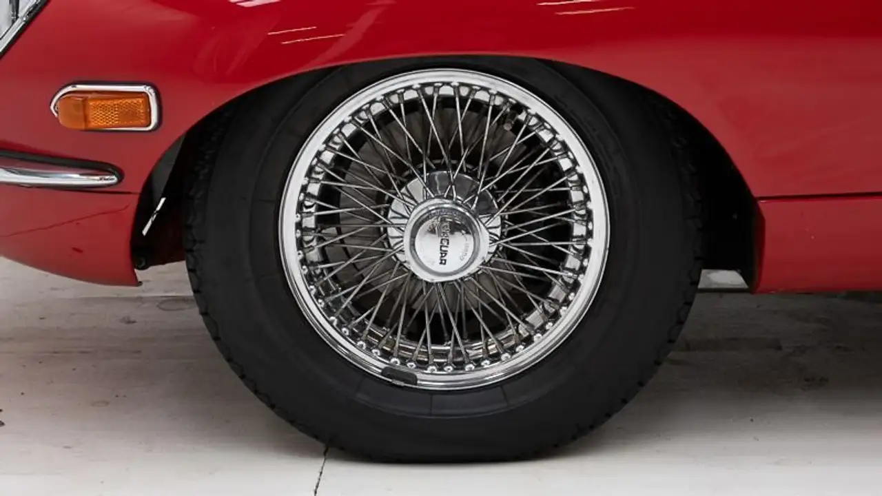 Jaguar E-Type 4.2 2+2 '69 CH577bw, foto 12