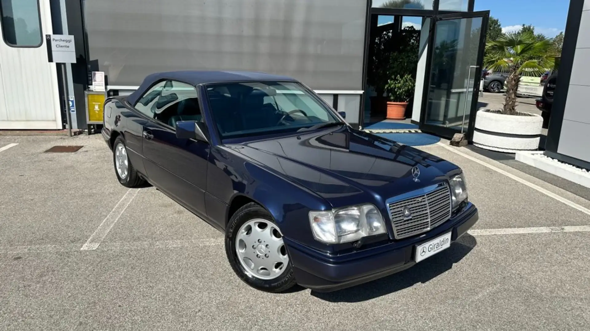 Mercedes-Benz E 320 cat Cabriolet Automatic Bleu - 1