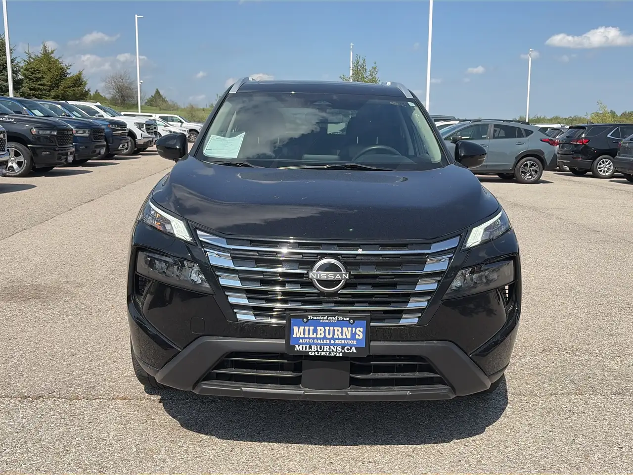 Nissan Rogue снимка Nissan Rogue