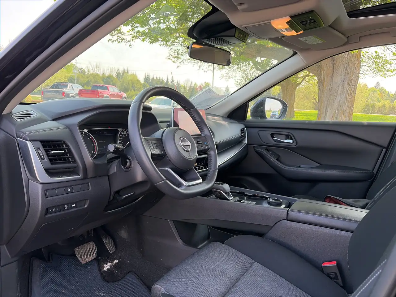 Nissan Rogue снимка Nissan Rogue
