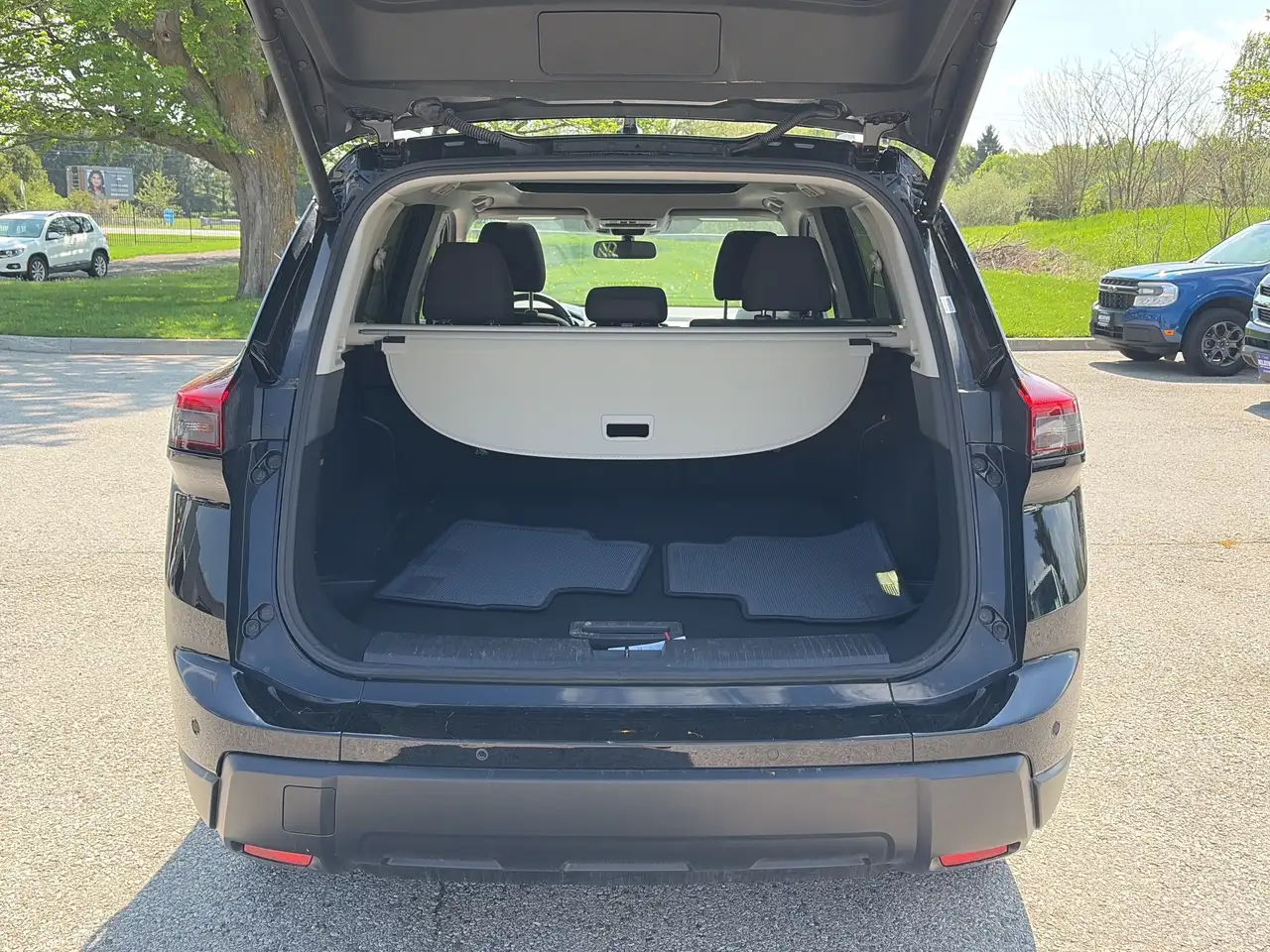 Nissan Rogue снимка Nissan Rogue