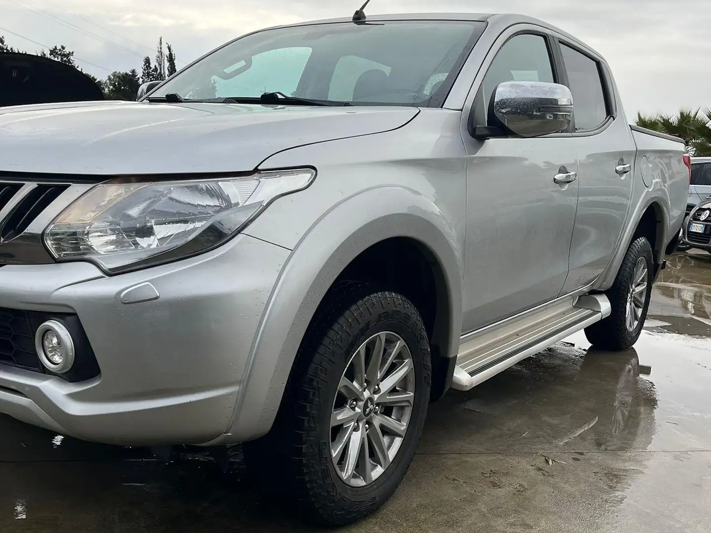 Mitsubishi L200 *VENDUTO* AUTOCARRO N1 4wd 170cv Silber - 1