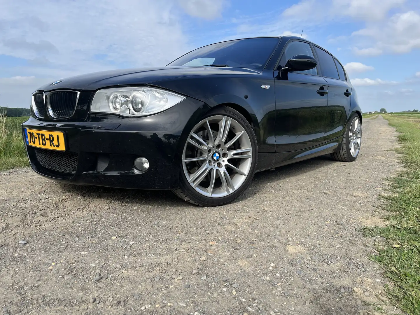 BMW 130 Cup crna - 1