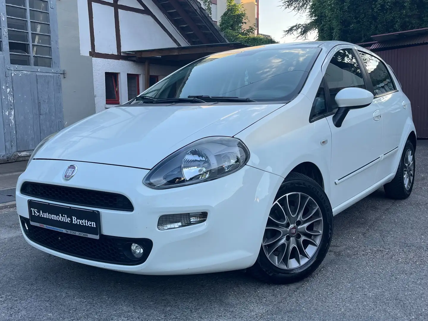 Fiat Punto Evo,TÜV:Neu,2.Hande,Klima,EURO5.... Weiß - 1