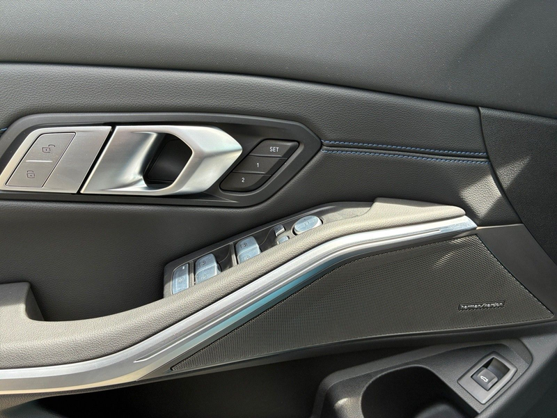 BMW 340 xDrive M Sportpaket Pro M Sportsitze Head — photo 13