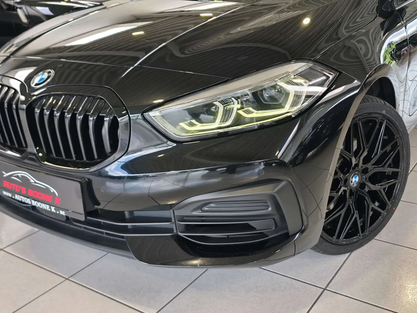 BMW 118 118iA OPF / Automaat / Navigatie / Lane assist/Enz Zwart - 2