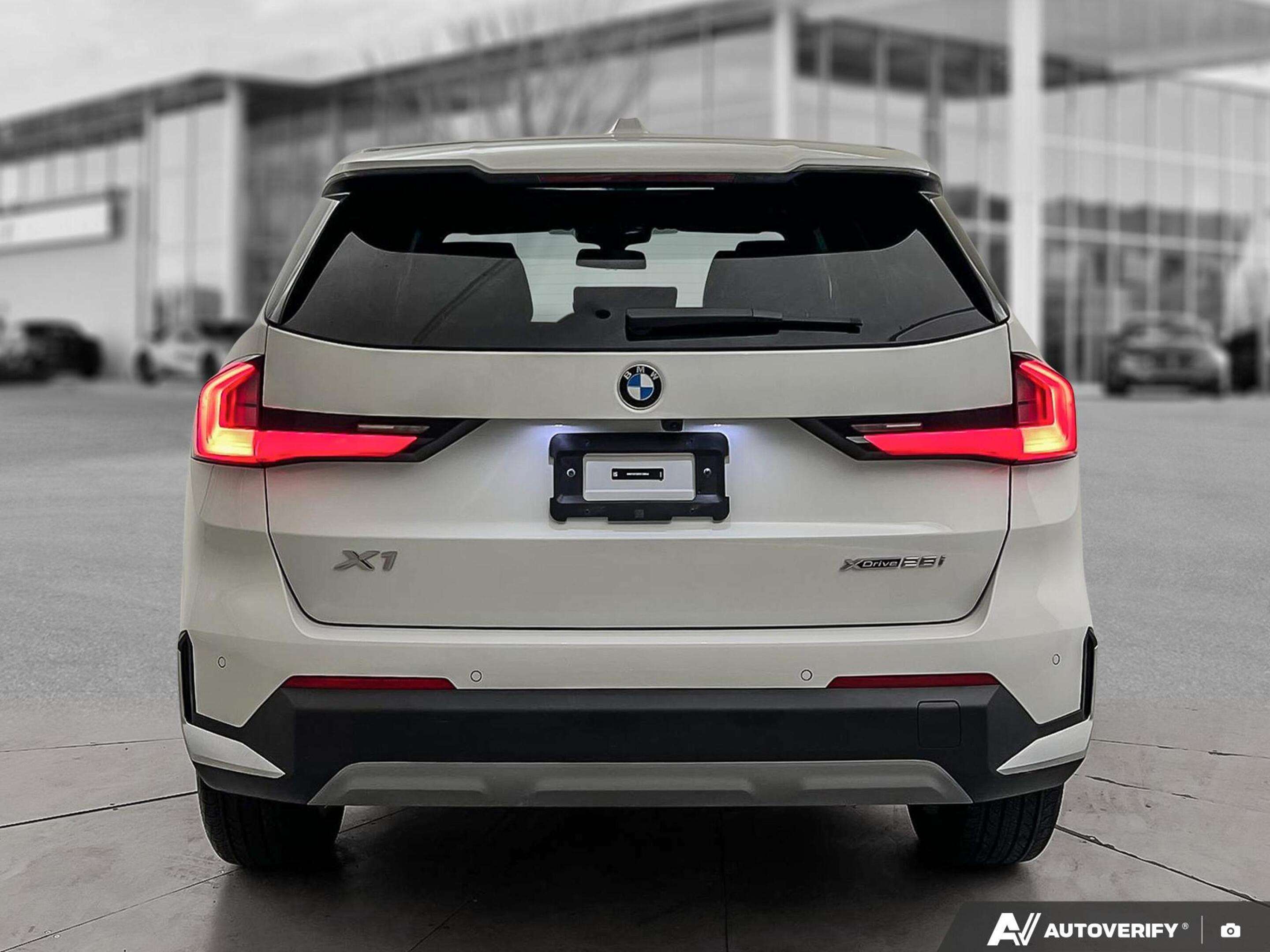 2025 BMW X1 xDrive28i Premium Enhanced | Driving Assistant Plu — снимка 1