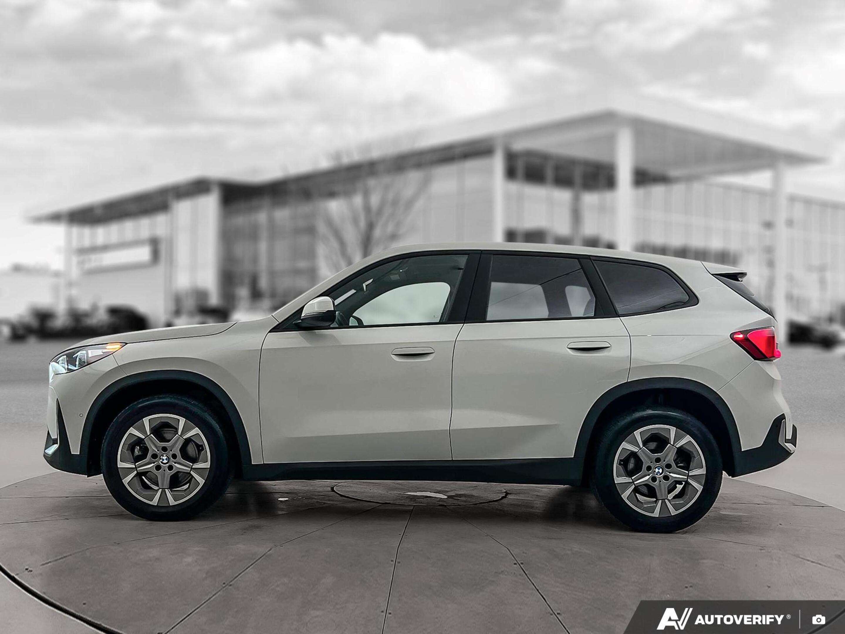2025 BMW X1 xDrive28i Premium Enhanced | Driving Assistant Plu — снимка 1
