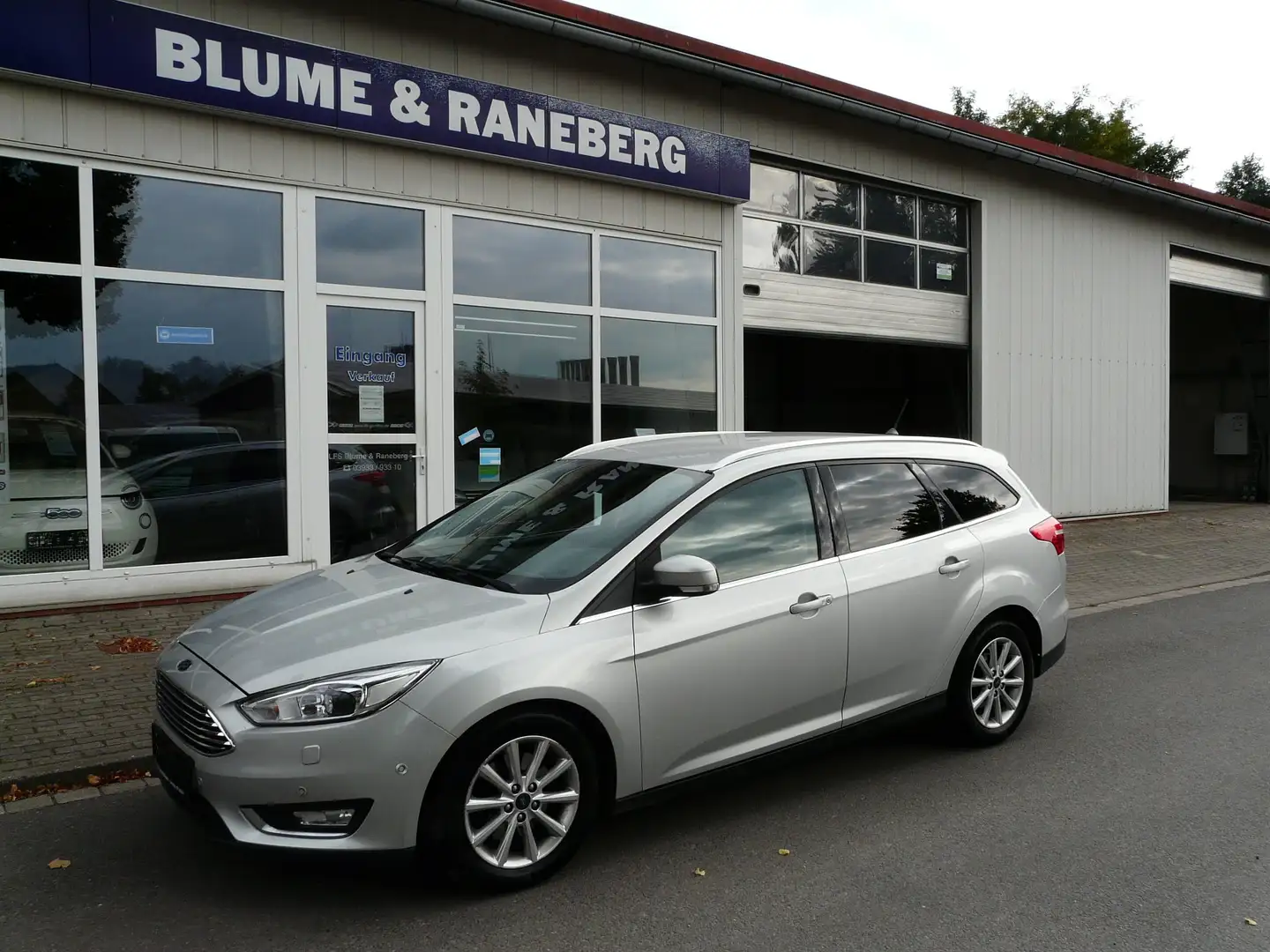 Ford Focus Titanium 2.0 TDCi Autom SHZ Allwetter Silber - 1
