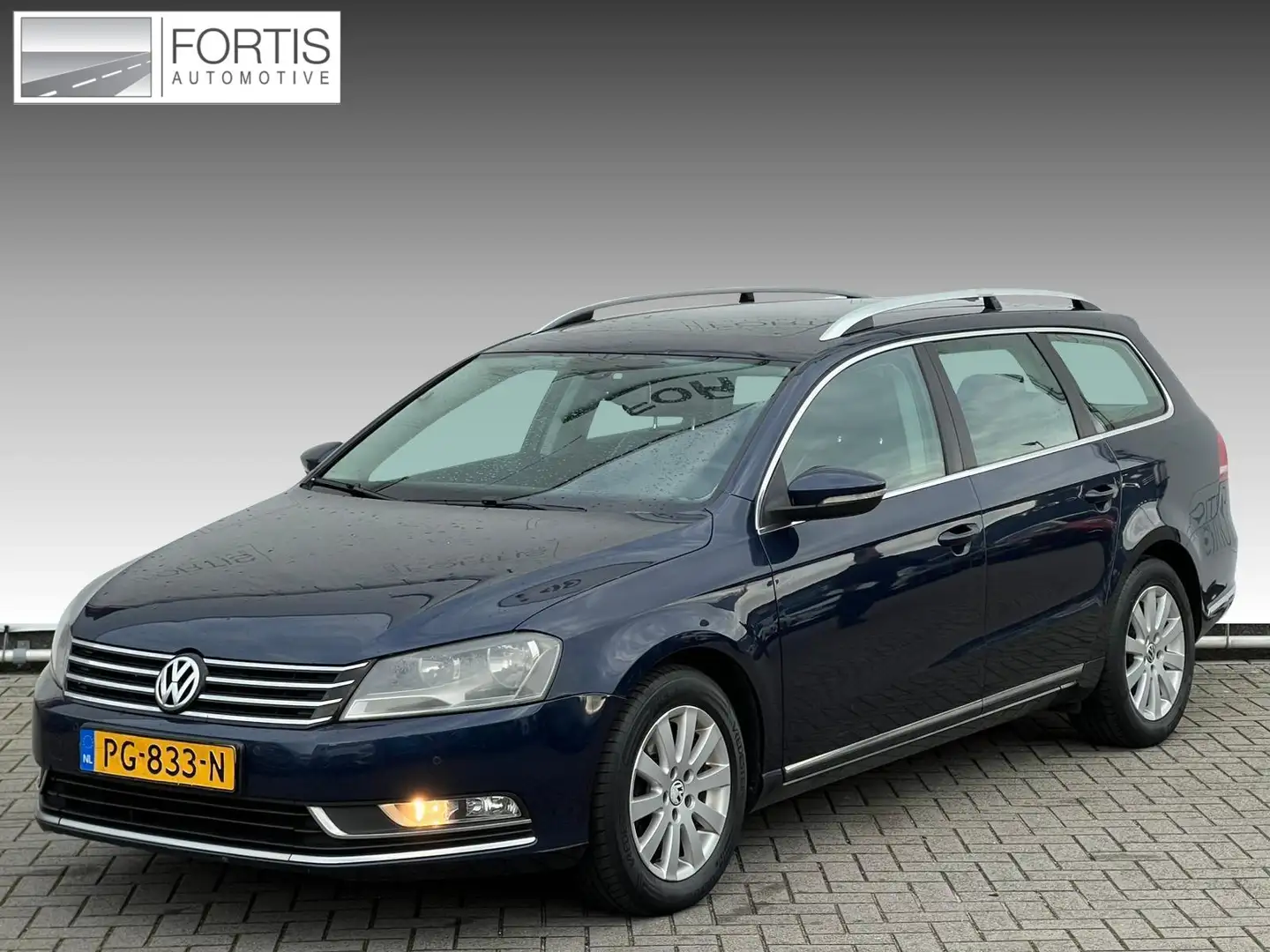 Volkswagen Passat Variant 2.0 TDI Highline BlueMotion NL AUTO | PANO | STOEL Blau - 1