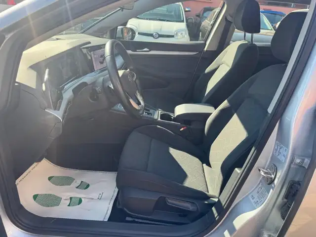 Volkswagen Golf view 11