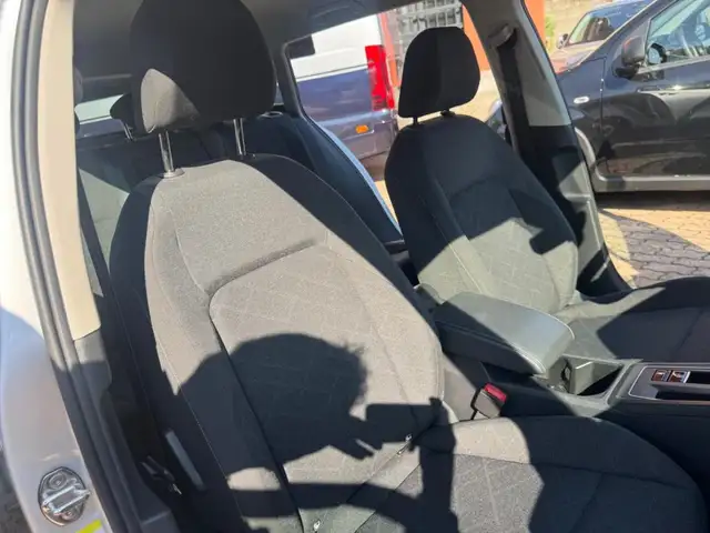 Volkswagen Golf view 10