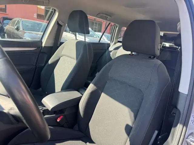 Volkswagen Golf view 15