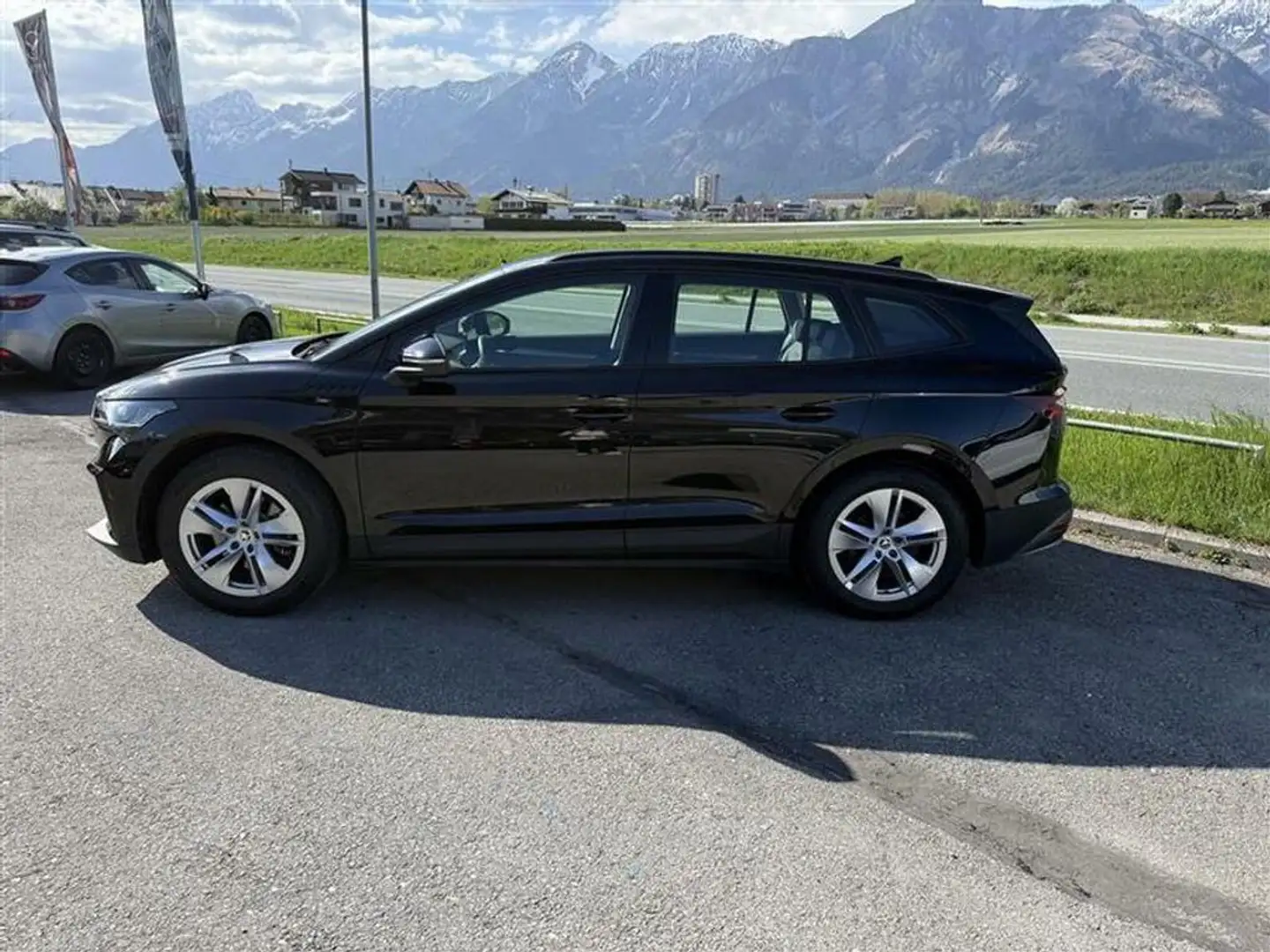 Skoda Enyaq 50 AT Loft iV50 52kWh Schwarz - 2