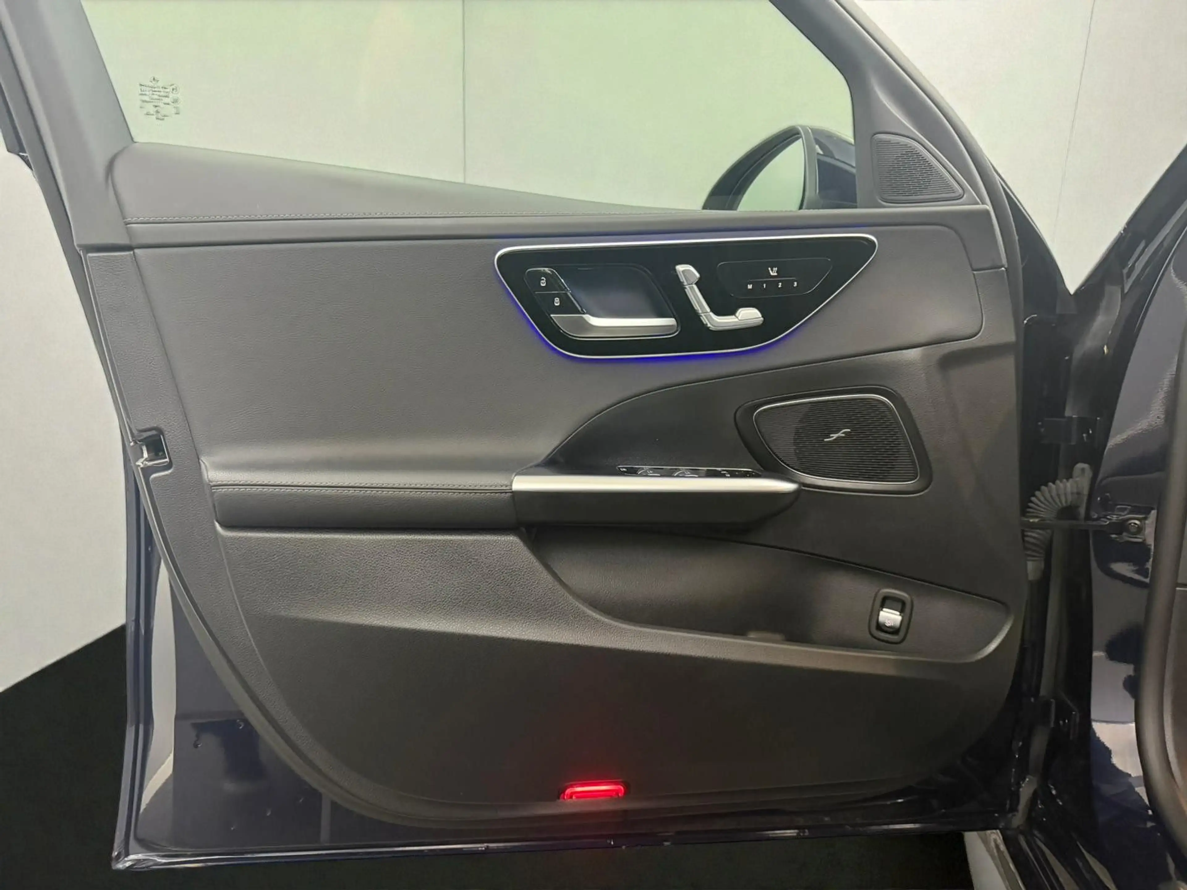 Mercedes-Benz C 300 d 4M Limo AMG LINE PANO*DIGI-LIGHT*WIDE*KAM — photo 9