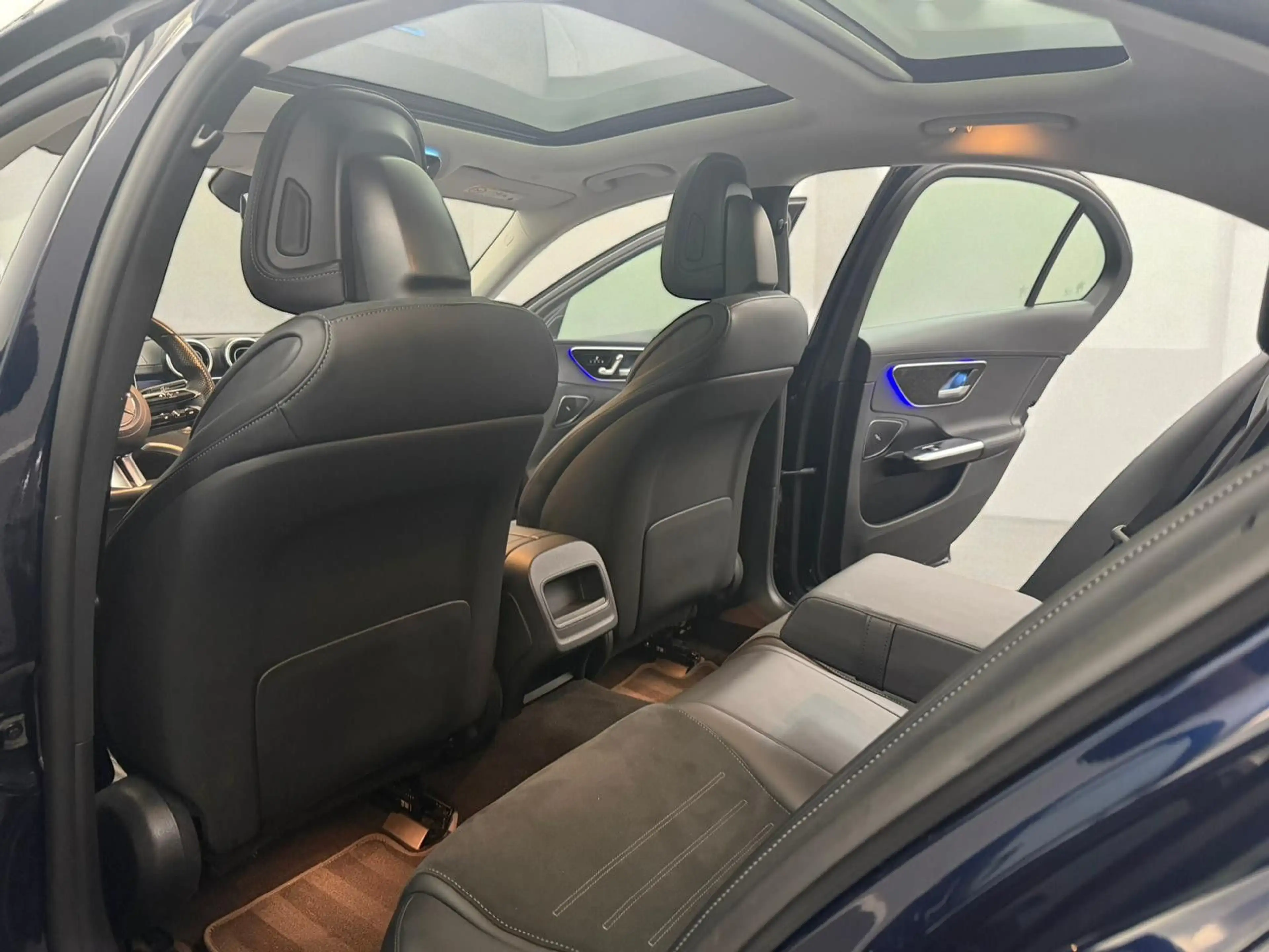 Mercedes-Benz C 300 d 4M Limo AMG LINE PANO*DIGI-LIGHT*WIDE*KAM — photo 13