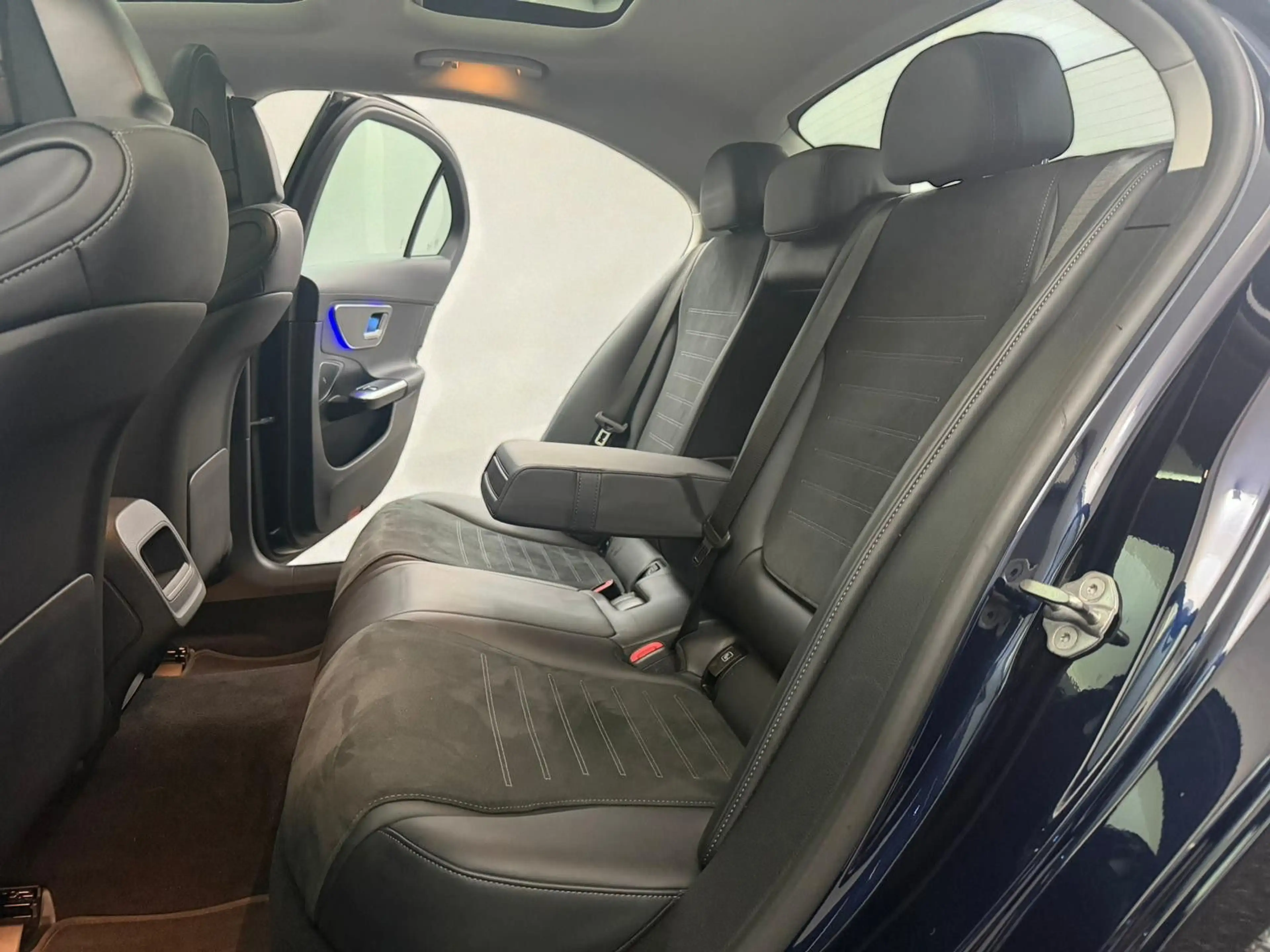 Mercedes-Benz C 300 d 4M Limo AMG LINE PANO*DIGI-LIGHT*WIDE*KAM — photo 14