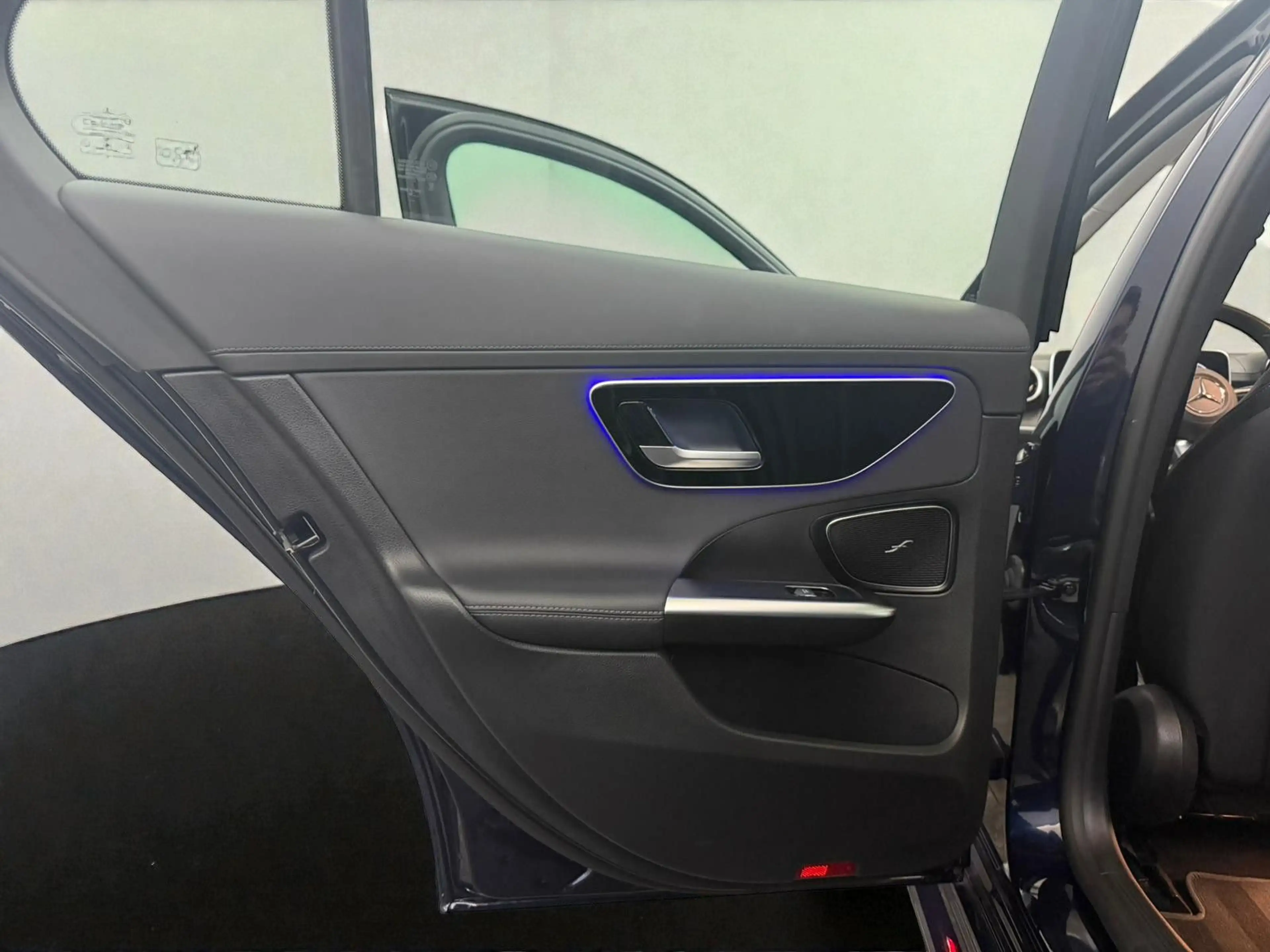Mercedes-Benz C 300 d 4M Limo AMG LINE PANO*DIGI-LIGHT*WIDE*KAM — photo 12