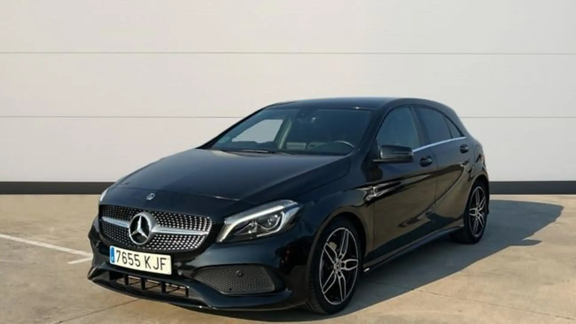 Mercedes-Benz A 180 1.6 122 5P AMG LINE Negro - 2