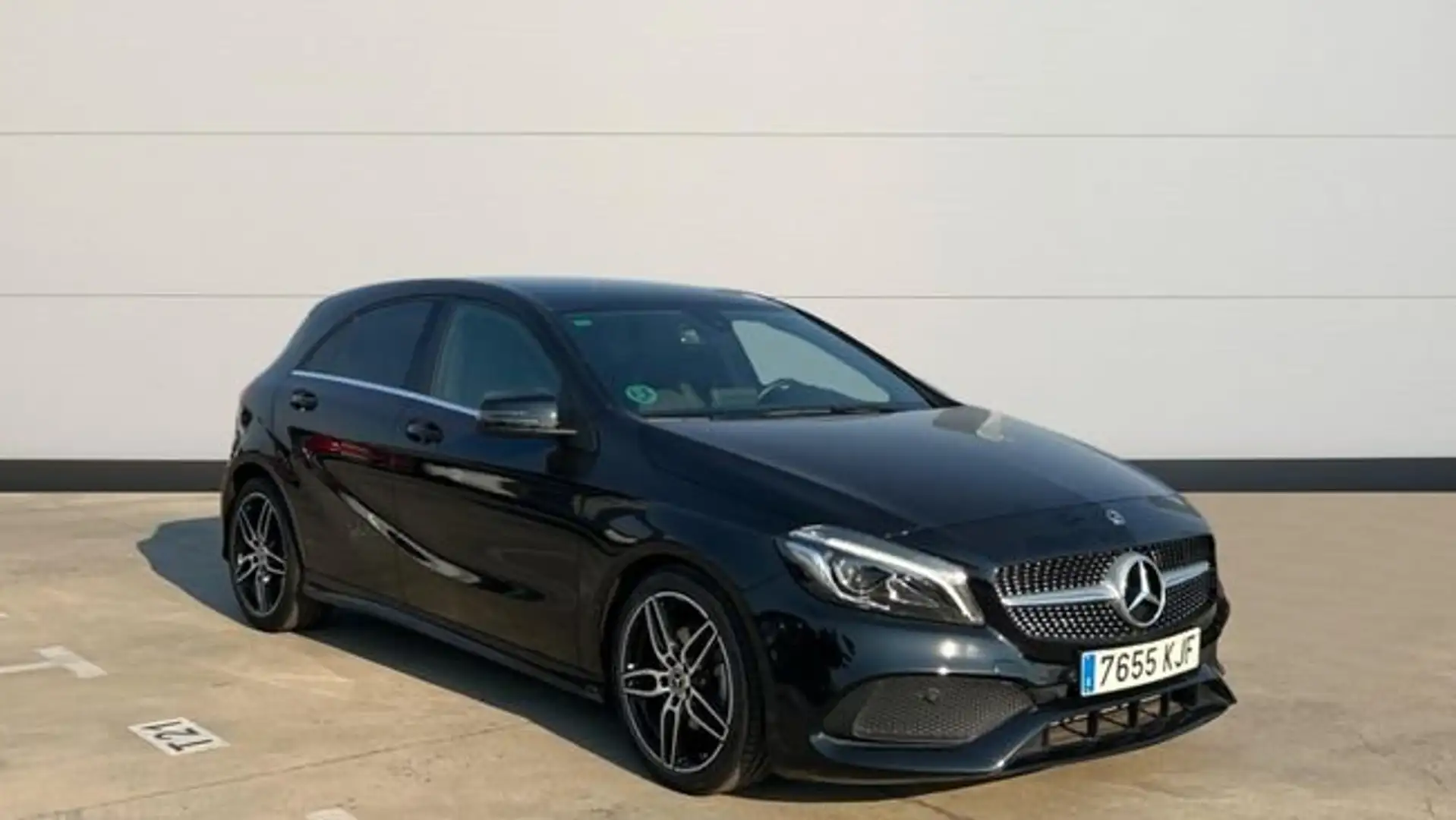Mercedes-Benz A 180 1.6 122 5P AMG LINE Negro - 1
