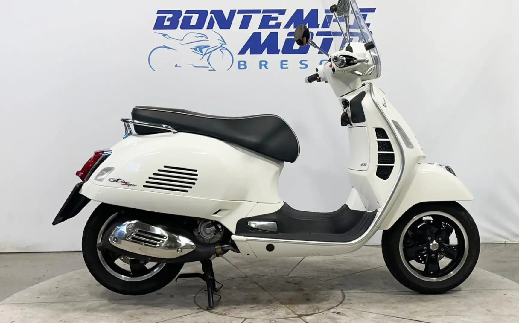 Vespa GTS 300 Super 2022 Bianco - 1