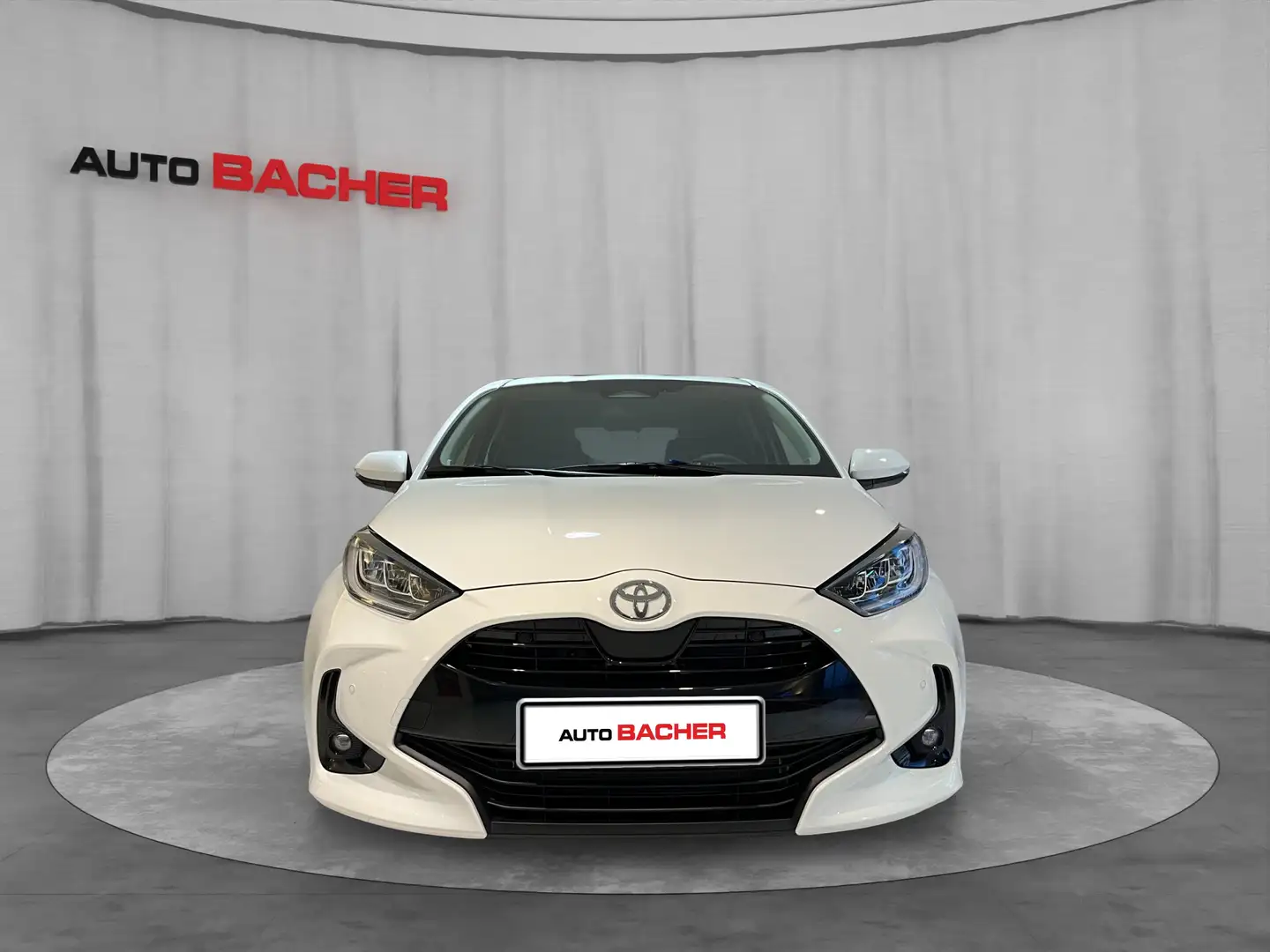 Toyota Yaris 1,5 VVT-i Hybrid Active Drive Com.Pa. & Saf.Pa.(*) Weiß - 2