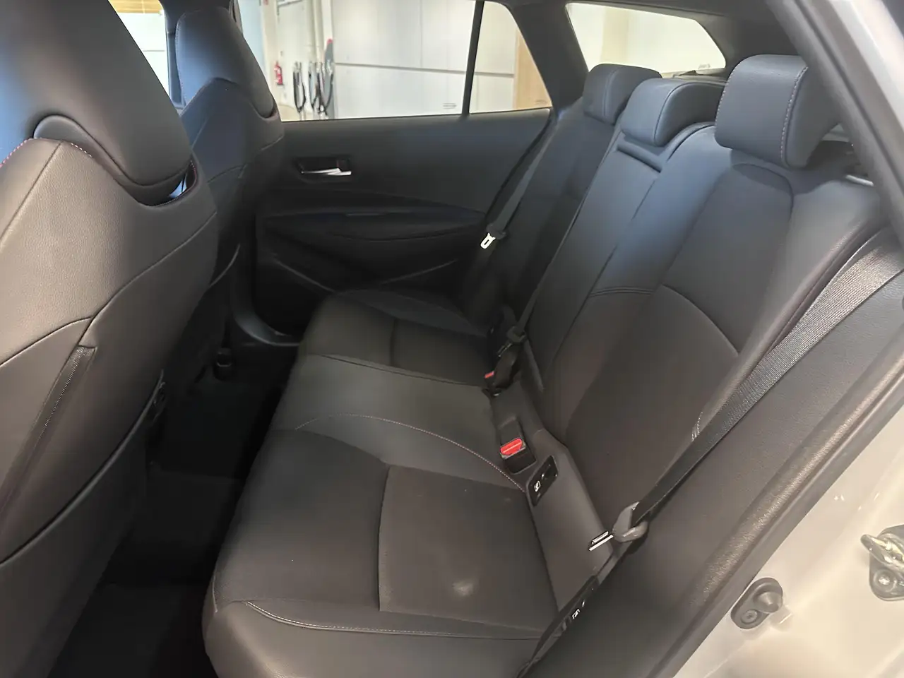 Toyota Corolla 2.0 MILD Hybrid GR Sport e-CVT, миниатюра 24