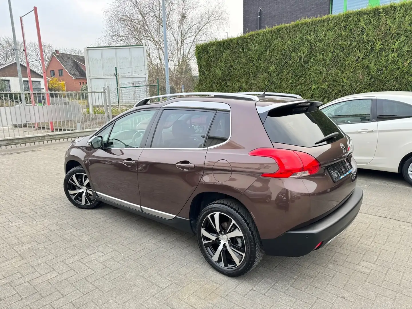 Peugeot 2008 1.6i Feline - Pano Dak ** 1 JAAR GARANTIE ** !! Marrón - 2