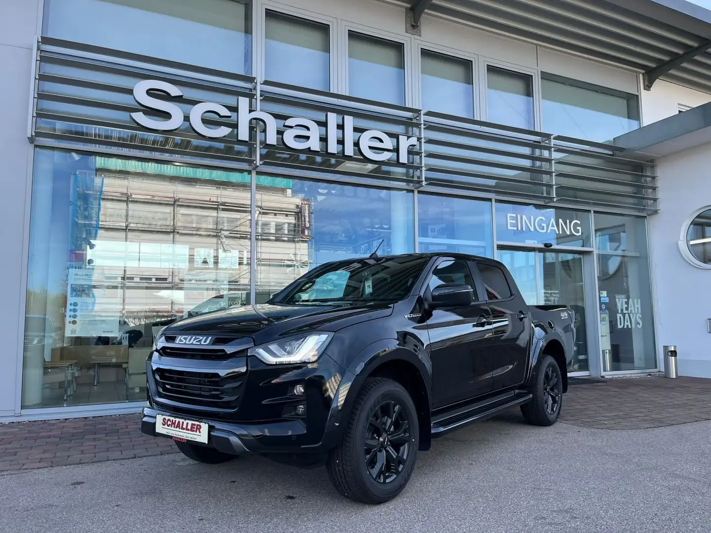 Isuzu D-Max Double Cab 4WD Automatik - V-Cross Czarny - 2